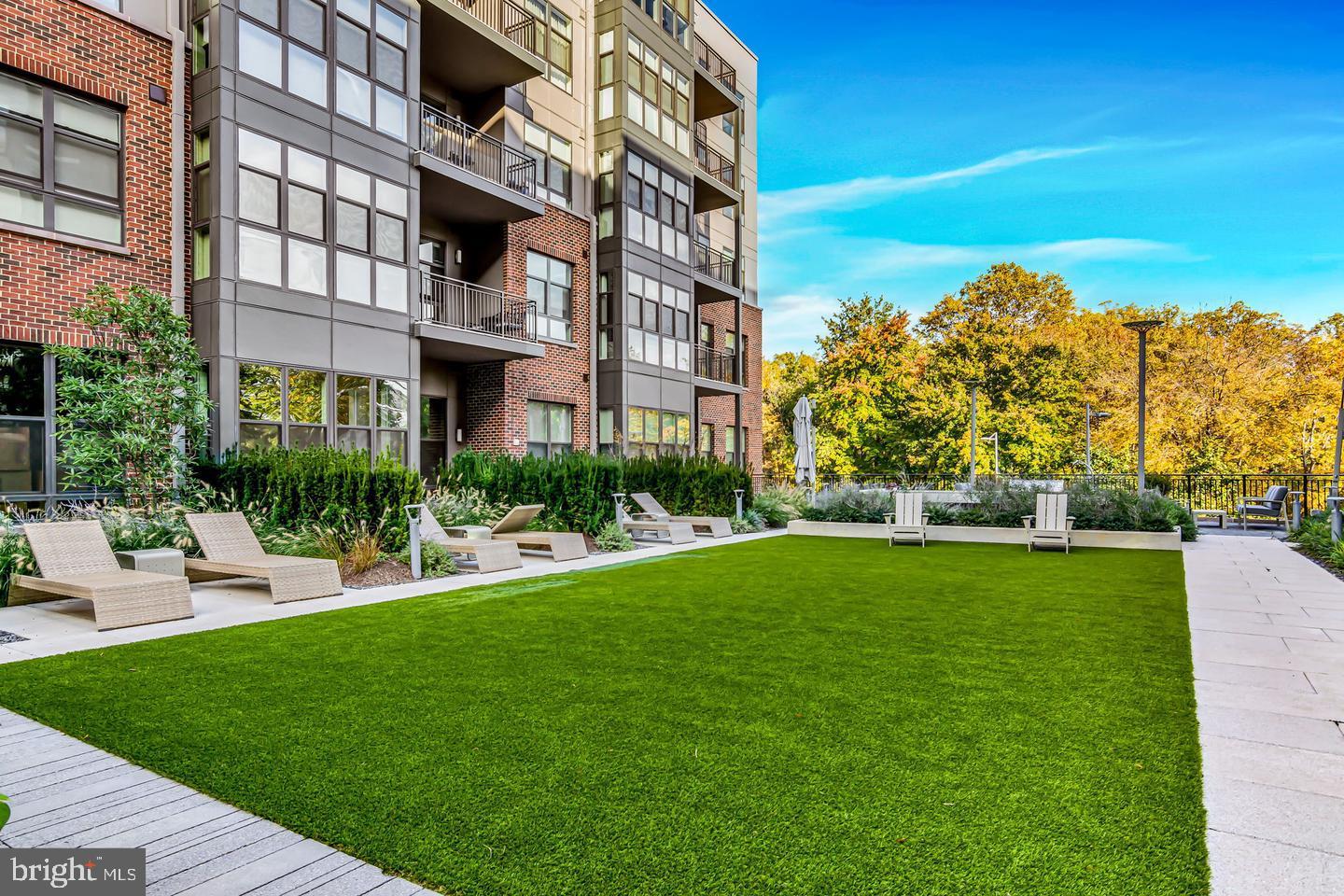 1761 Old Meadow Road, Unit 413 McLean, VA 22102 - Photo 27 of 31