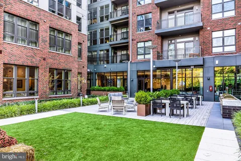 $3,950 | 1761 Old Meadow Road, Unit 413, McLean, VA 22102