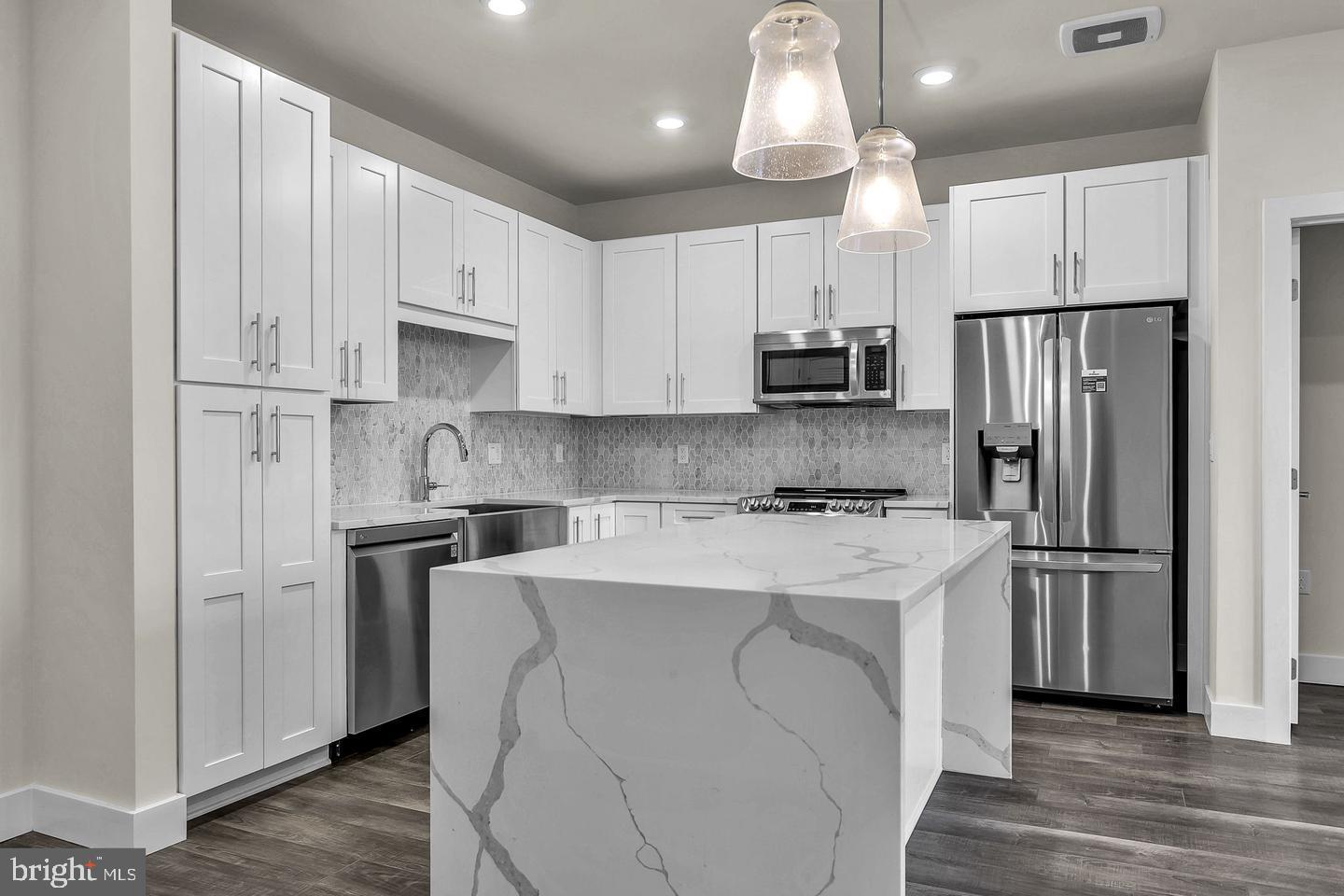 1761 Old Meadow Road, Unit 413 McLean, VA 22102 - Photo 4 of 31