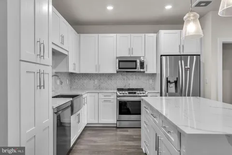 $3,950 | 1761 Old Meadow Road, Unit 413, McLean, VA 22102