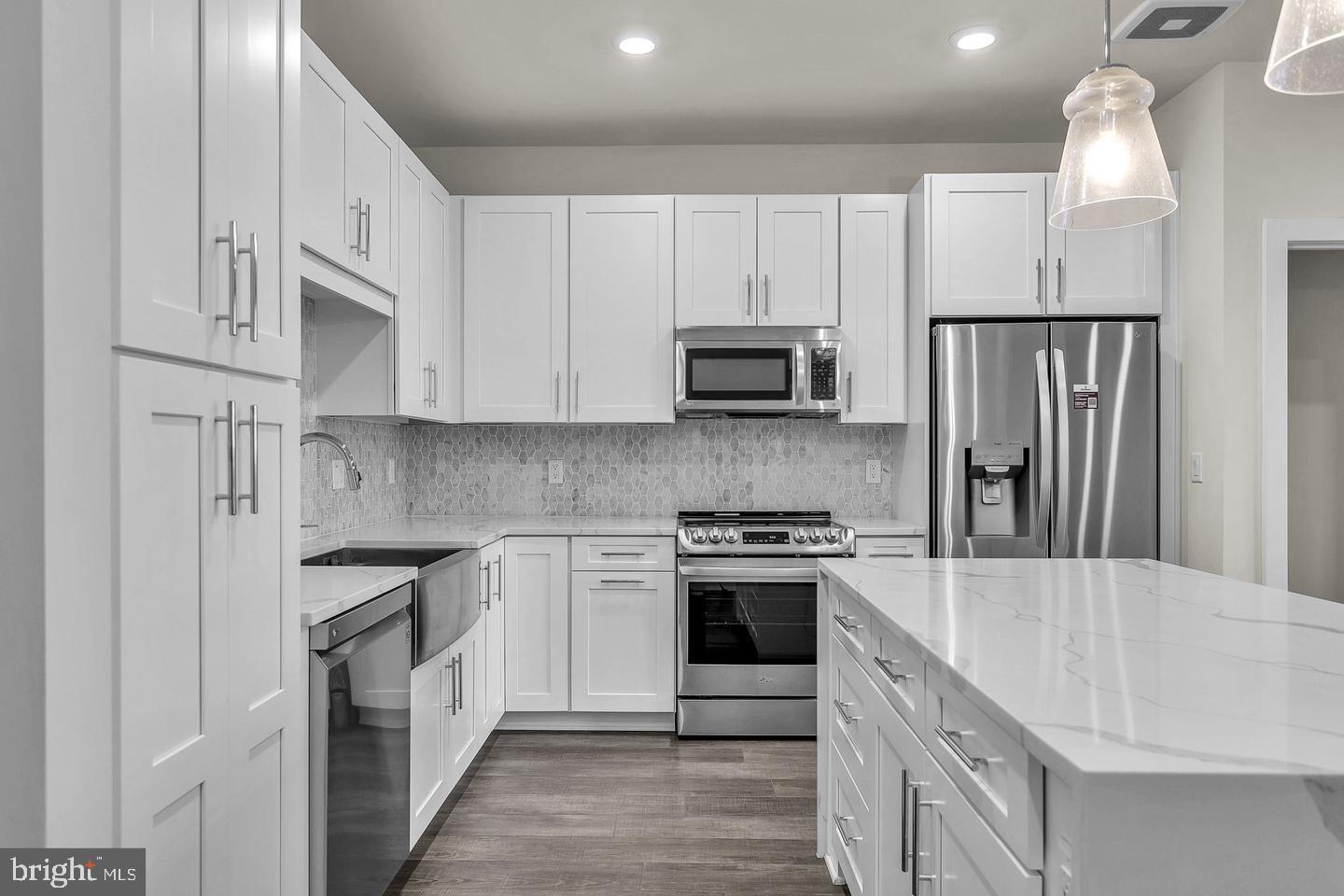 1761 Old Meadow Road, Unit 413 McLean, VA 22102 - Photo 5 of 31