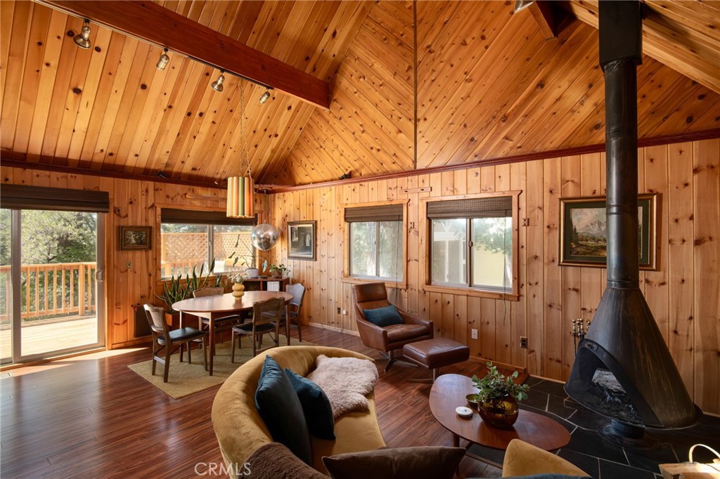 459 Pioneer Road Lake Arrowhead, CA 92352 - Photo 2 of 38 Gallery Image 2