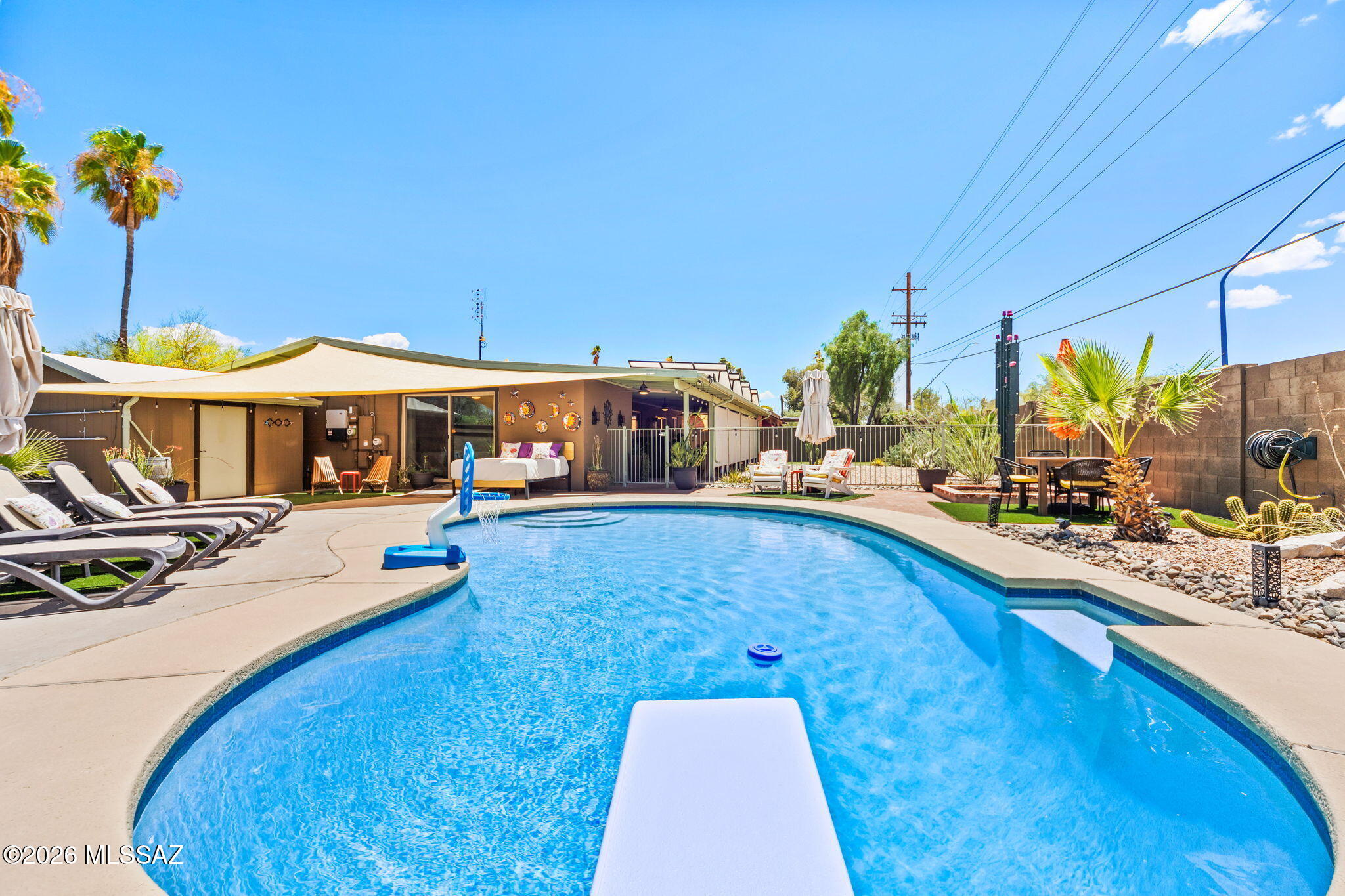 38-web-or-mls-9501 E 3rd St- MLS Images