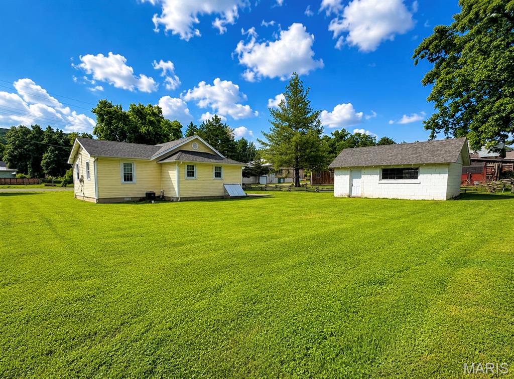 108 Elm Street Pilot Knob, MO 63663 - Photo 2 of 30