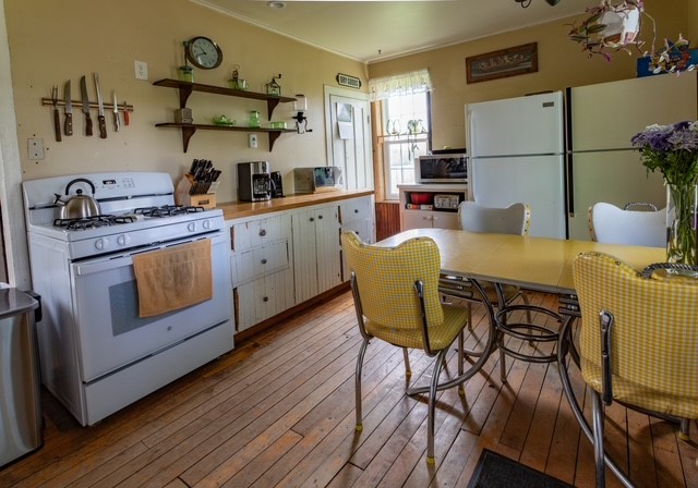 953 Howland Road Manchester, NY 14548 - Photo 11 of 40 kitchen w/heated floor