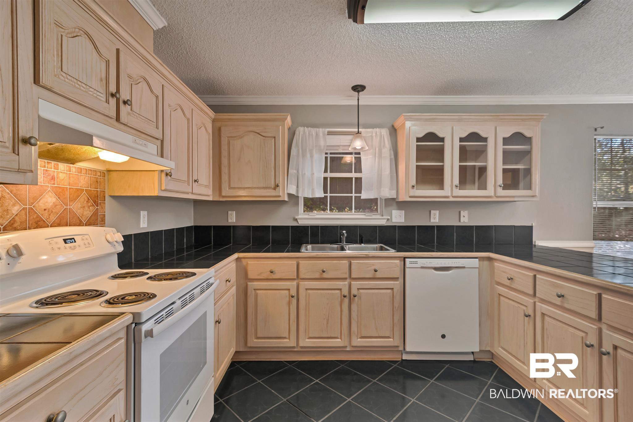 213 Ridgewood Drive Daphne, AL 36526 - Photo 16 of 25