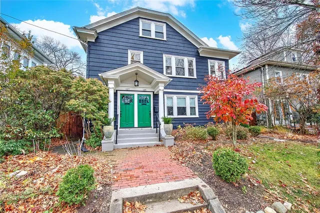 $2,900 | 127 Evergreen Street, Unit 2, Providence, RI 02906