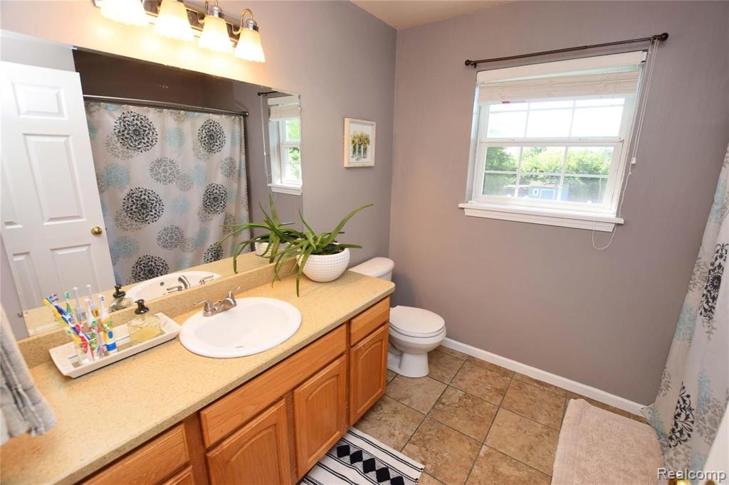 6507 Carpenter Road Flushing, MI 48433 - Photo 15 of 25