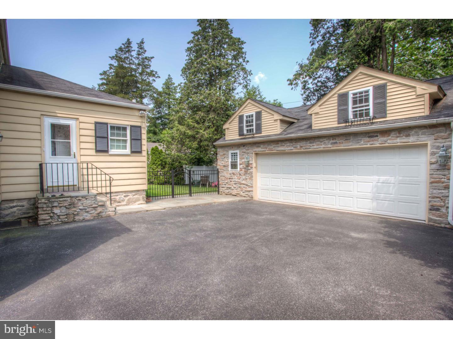 921 Cedar Grove Road Wynnewood, PA 19096 - Photo 15 of 16 Garage