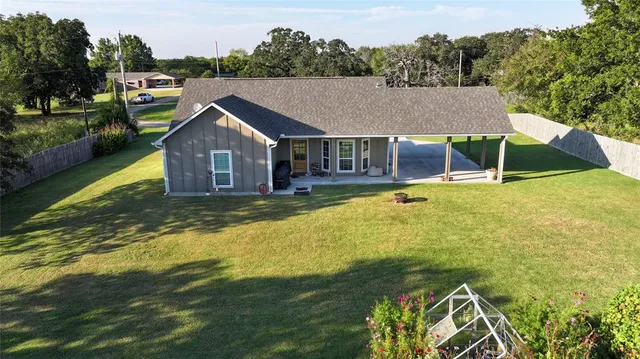 $239,900 | 305 Main Street, Nocona, TX 76255