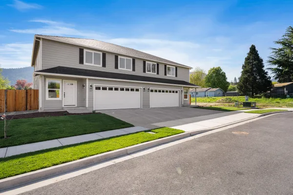 $450,000 | 167 Southeast Champagne Court, Grants Pass, OR 97527