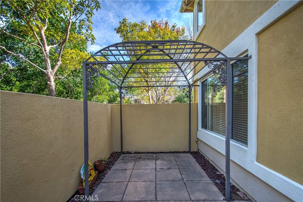 2 Altezza Irvine, CA 92606 - Photo 63 of 66 a view of entryway