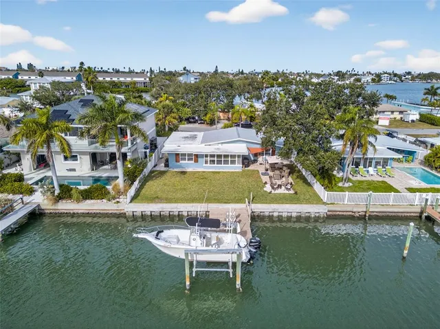 $1,250,000 | 333 La Hacienda Drive, Indian Rocks Beach, FL 33785