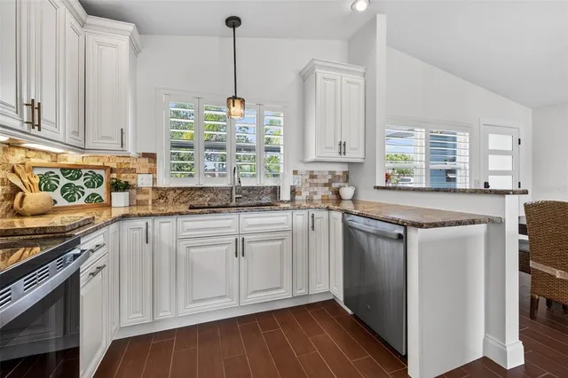 $1,250,000 | 333 La Hacienda Drive, Indian Rocks Beach, FL 33785