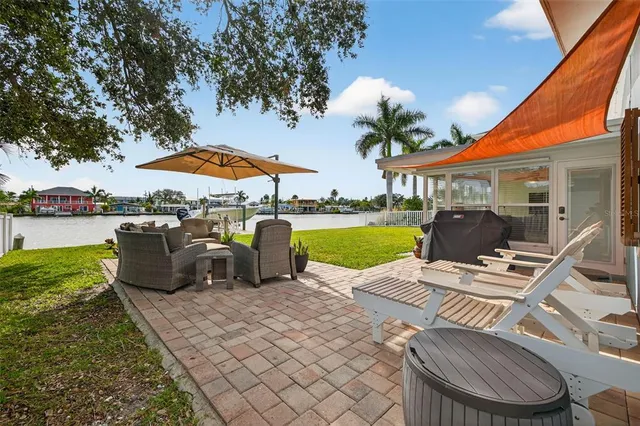$1,250,000 | 333 La Hacienda Drive, Indian Rocks Beach, FL 33785