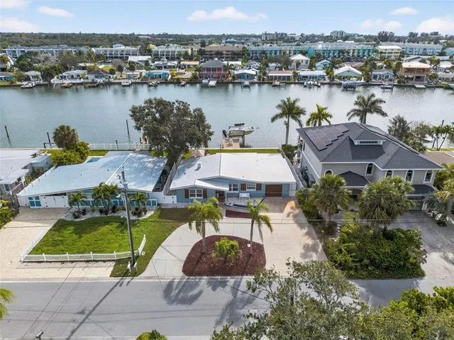 $1,250,000 | 333 La Hacienda Drive, Indian Rocks Beach, FL 33785