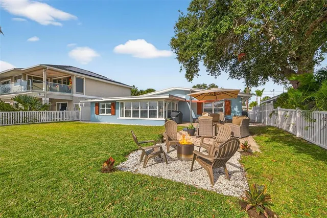 $1,250,000 | 333 La Hacienda Drive, Indian Rocks Beach, FL 33785