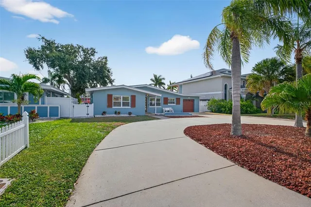 $1,250,000 | 333 La Hacienda Drive, Indian Rocks Beach, FL 33785