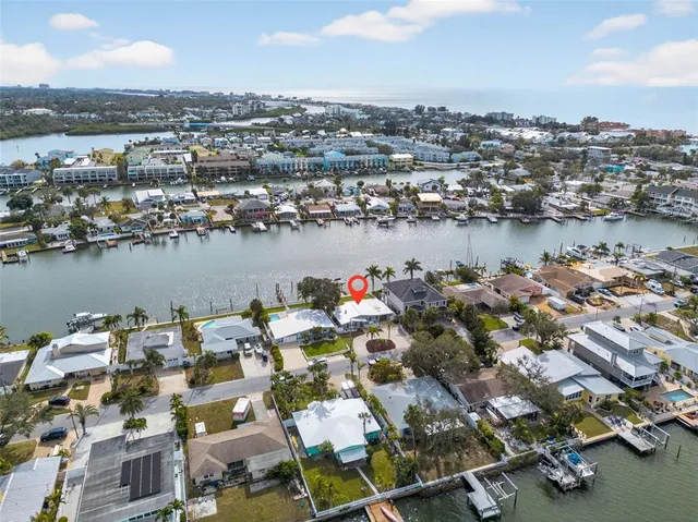 $1,250,000 | 333 La Hacienda Drive, Indian Rocks Beach, FL 33785