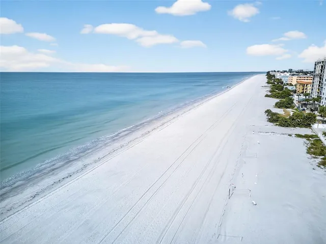 $1,250,000 | 333 La Hacienda Drive, Indian Rocks Beach, FL 33785