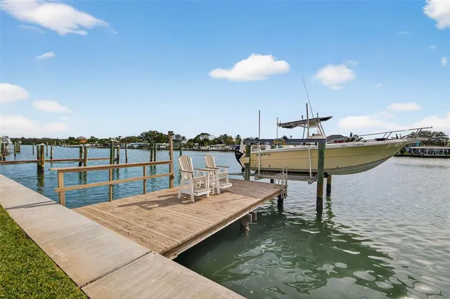 $1,250,000 | 333 La Hacienda Drive, Indian Rocks Beach, FL 33785