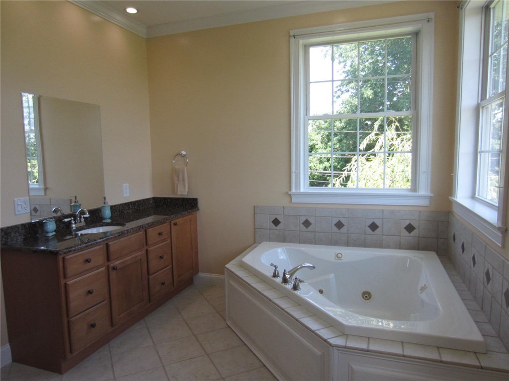 205 Colvintown Road Coventry, RI 02831 - Photo 25 of 40 Master Bathroom