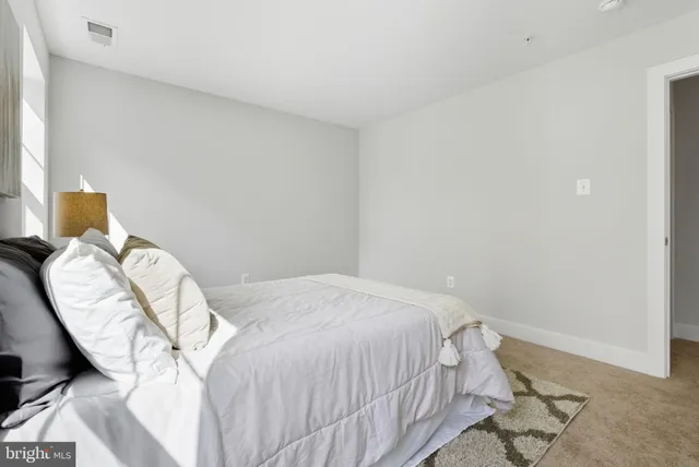 $5,250 | 328 Ridge Road, Washington Grove, MD 20880