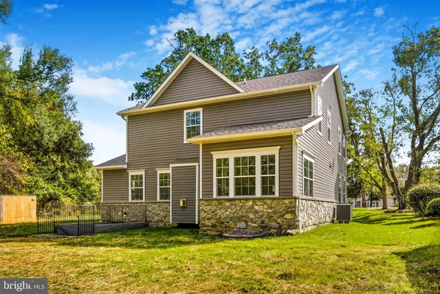 $5,250 | 328 Ridge Road, Washington Grove, MD 20880