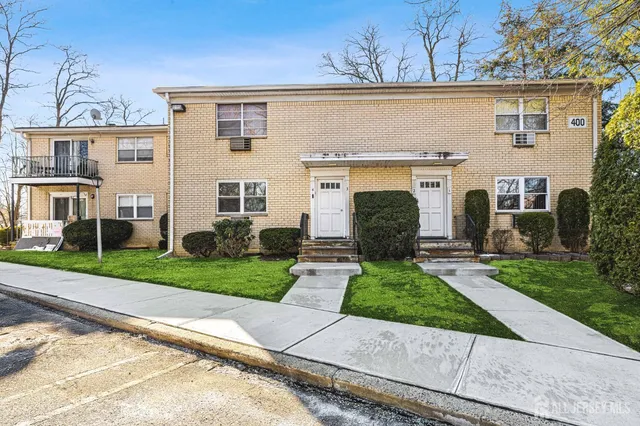 $2,000 | 400 Cranbury Road, Unit 4, East Brunswick, NJ 08816