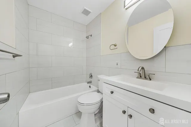 $2,000 | 400 Cranbury Road, Unit 4, East Brunswick, NJ 08816