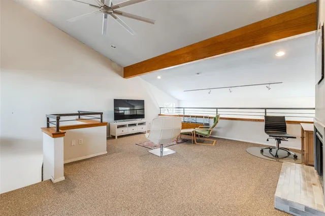 $2,995 | 4411 Gilbert Avenue, Unit 2, Dallas, TX 75219