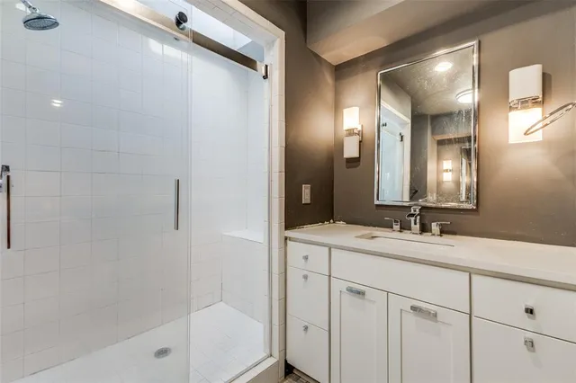 $2,995 | 4411 Gilbert Avenue, Unit 2, Dallas, TX 75219