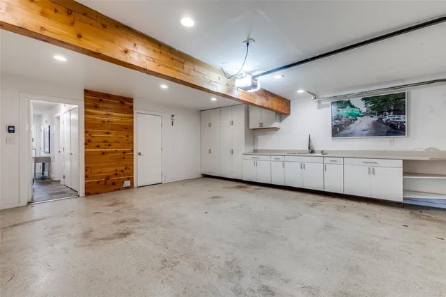 $2,995 | 4411 Gilbert Avenue, Unit 2, Dallas, TX 75219