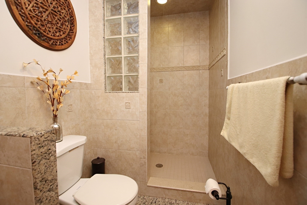 4 Foss Avenue Saugus, MA 01906 - Photo 16 of 40