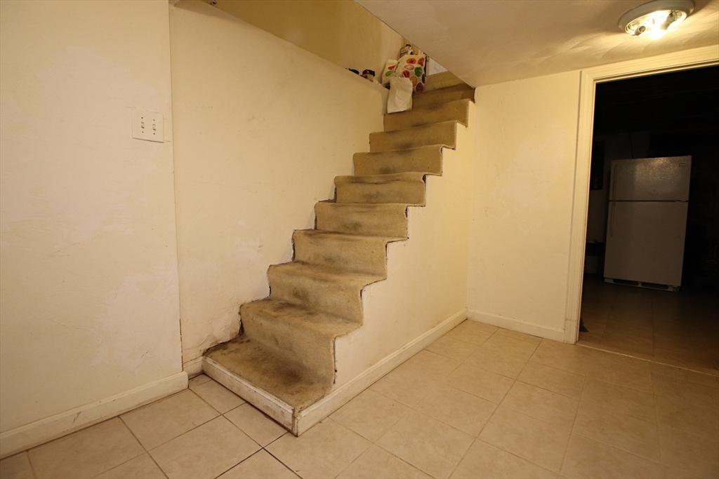 4 Foss Avenue Saugus, MA 01906 - Photo 30 of 40