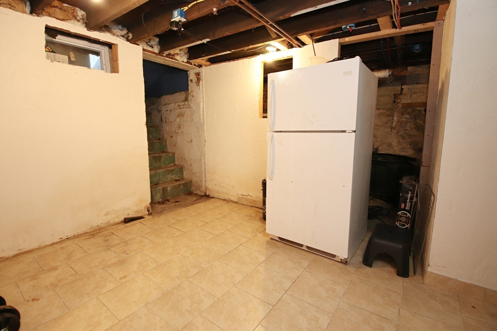 4 Foss Avenue Saugus, MA 01906 - Photo 31 of 40