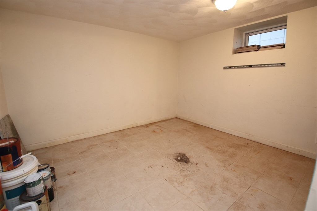 4 Foss Avenue Saugus, MA 01906 - Photo 32 of 40