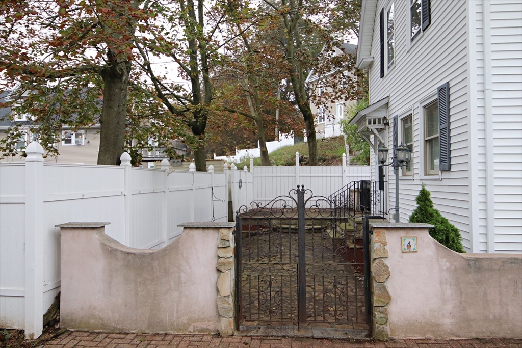 4 Foss Avenue Saugus, MA 01906 - Photo 34 of 40