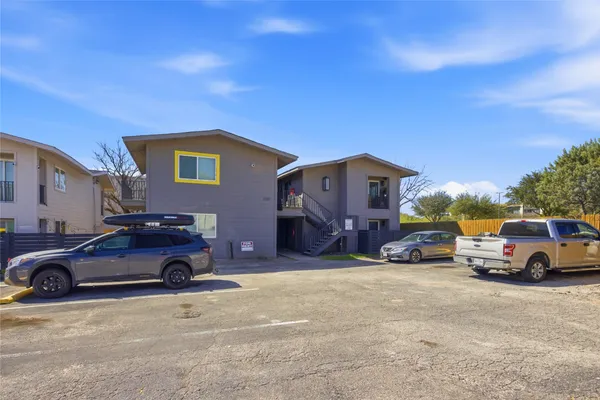 $950 | 2705 Windswept Cove, Unit 201, Austin, TX 78745