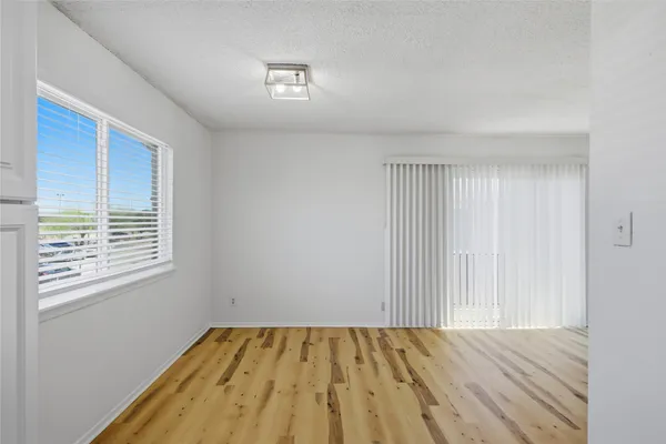 $950 | 2705 Windswept Cove, Unit 201, Austin, TX 78745