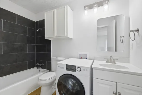 $950 | 2705 Windswept Cove, Unit 201, Austin, TX 78745