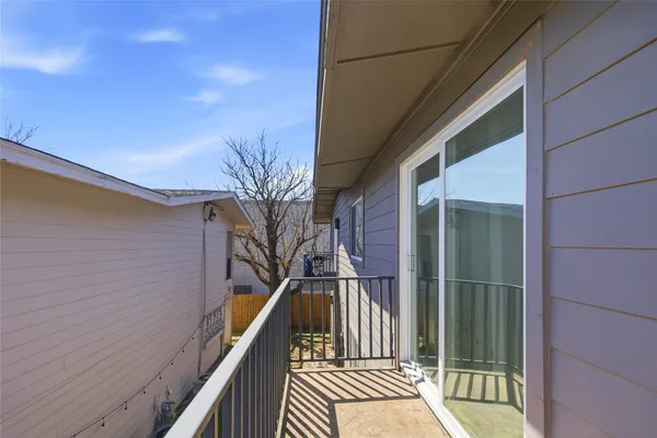 $950 | 2705 Windswept Cove, Unit 201, Austin, TX 78745