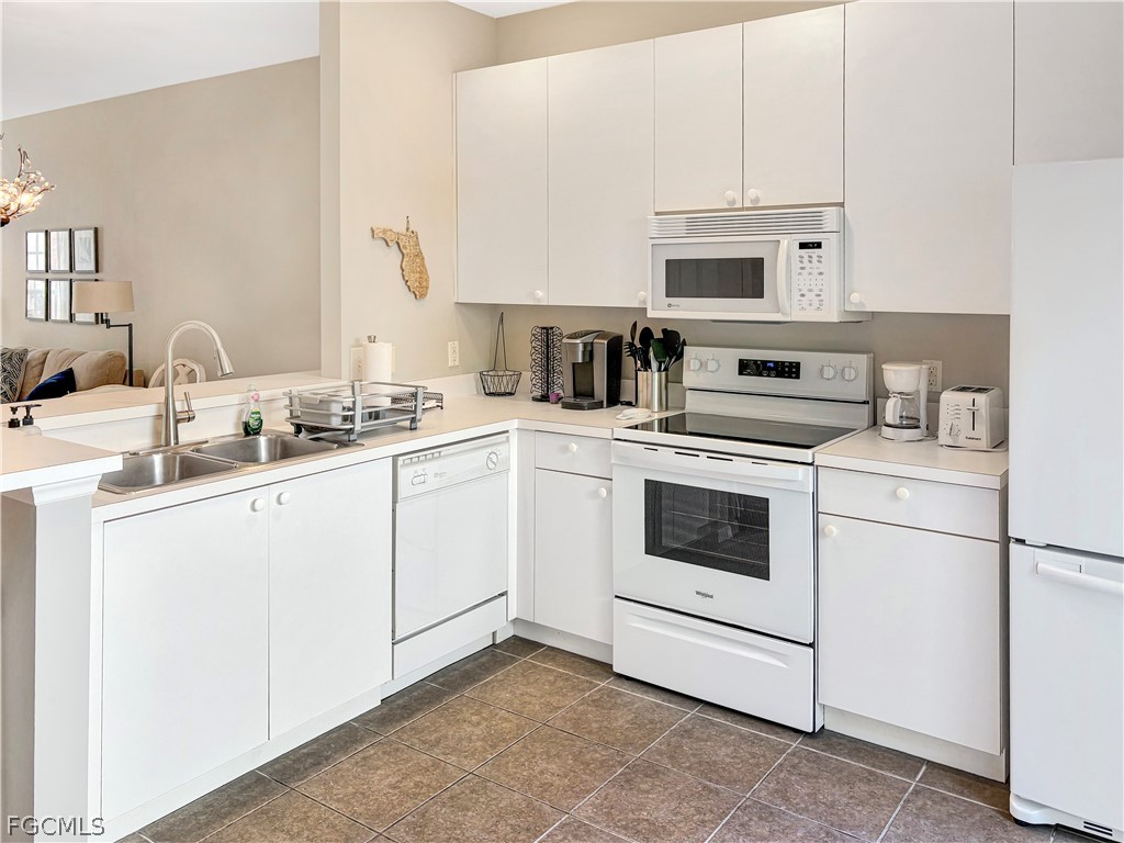 3269 Amanda Lane, Unit 2 Naples, FL 34109 - Photo 9 of 38