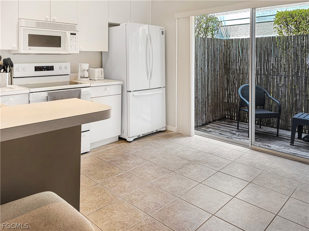 3269 Amanda Lane, Unit 2 Naples, FL 34109 - Photo 10 of 38