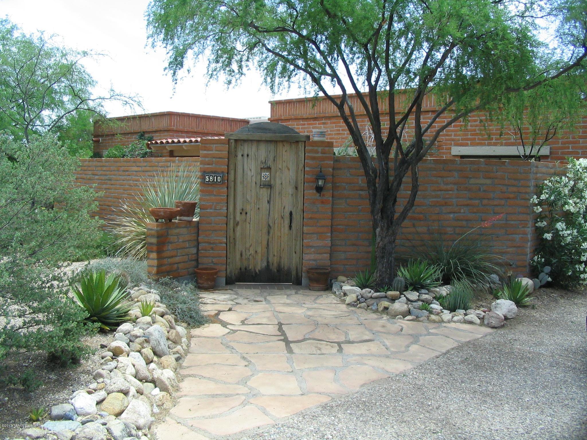 5810 North Pontatoc Road Tucson, AZ 85718 - Photo 2 of 11 Gallery Image 2