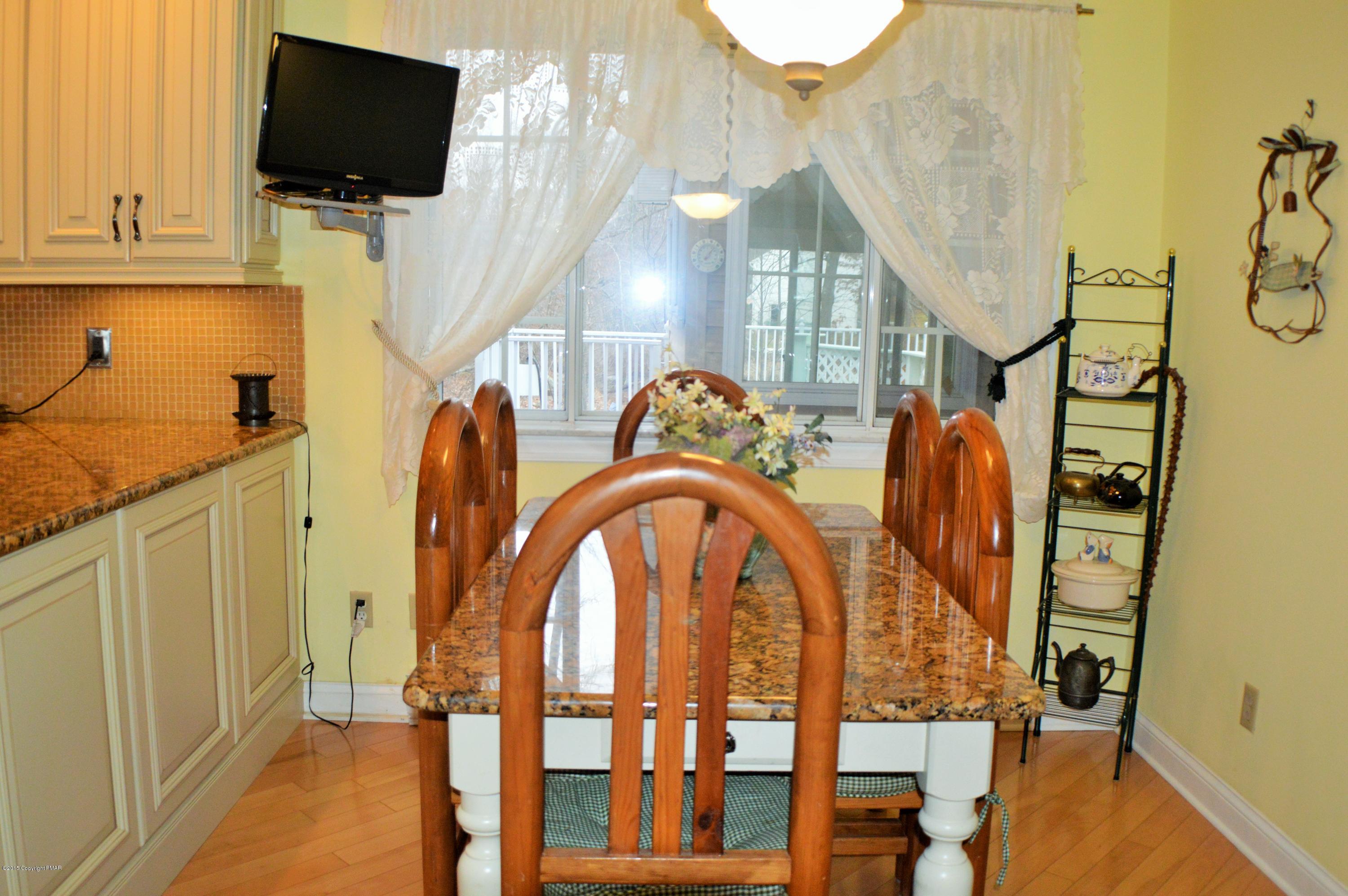2105 Laurel Ridge Road East Stroudsburg, PA 18302 - Photo 17 of 82 Eat in Kitchen