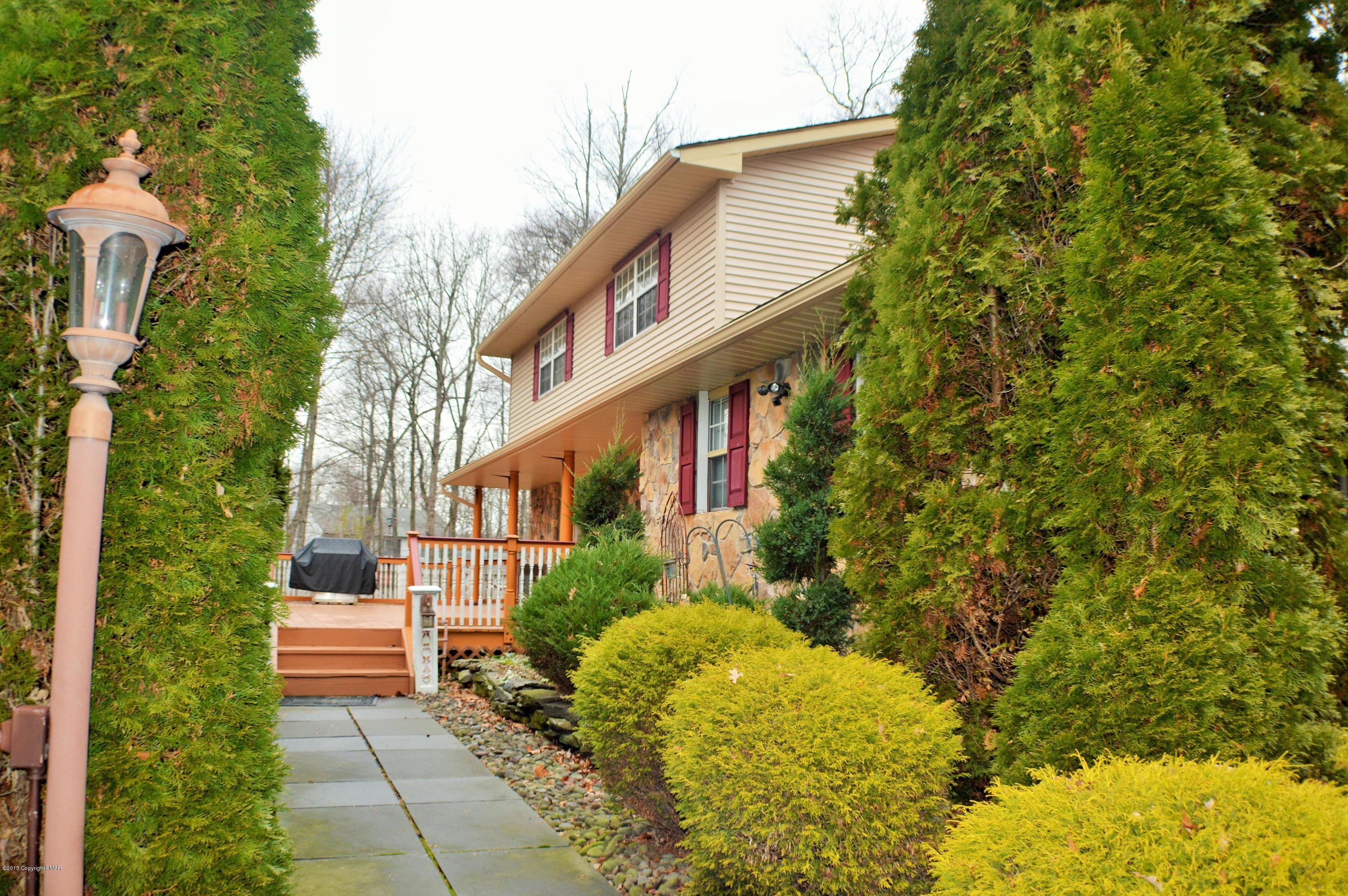 2105 Laurel Ridge Road East Stroudsburg, PA 18302 - Photo 2 of 82 House