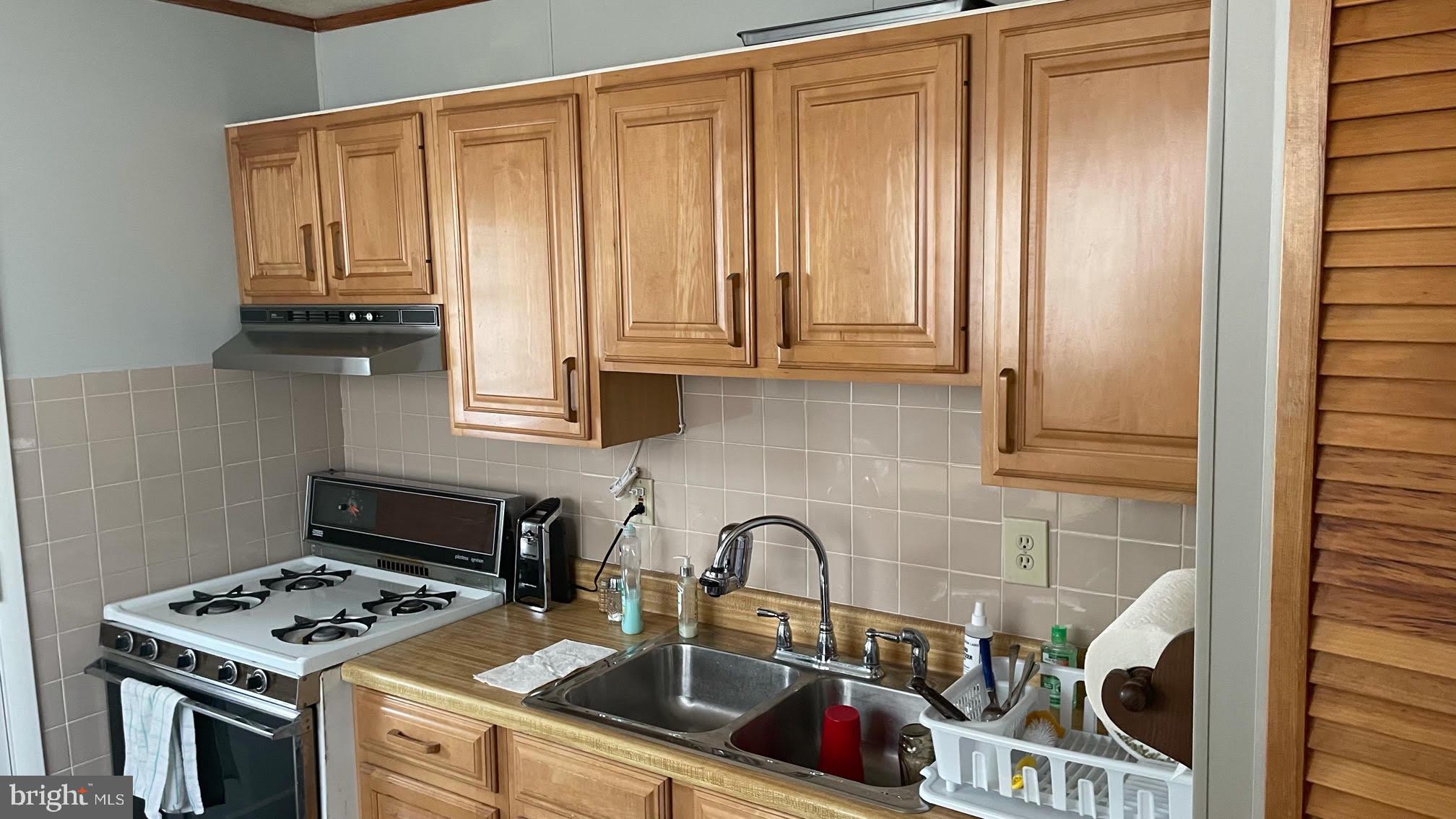 1846 Marshall Road Baltimore, MD 21222 - Photo 5 of 18