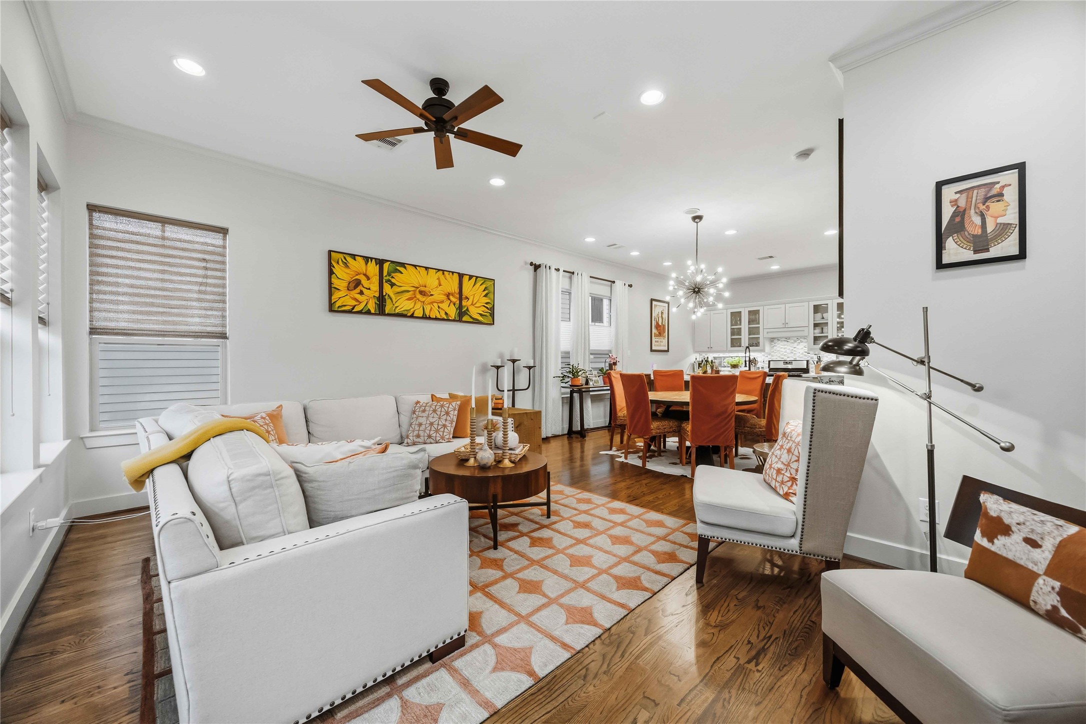 2435 Charleston Street, Unit C Houston, TX 77021 - Photo 17 of 44 Living - Second Floor