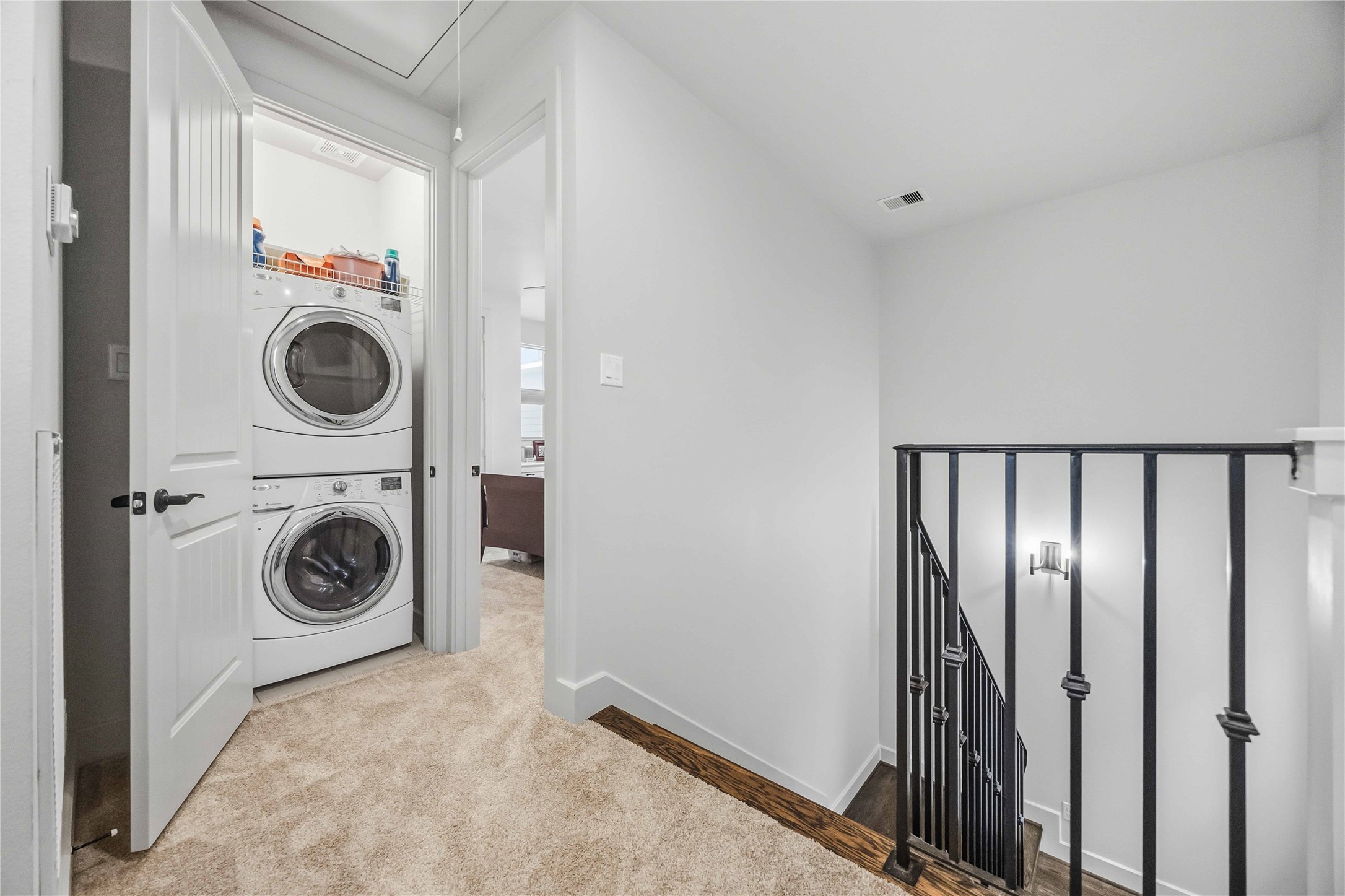 2435 Charleston Street, Unit C Houston, TX 77021 - Photo 26 of 44 Third Floor Landing/Laundry